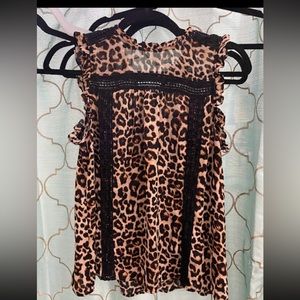 Women’s leopard print sleeveless blouse size small